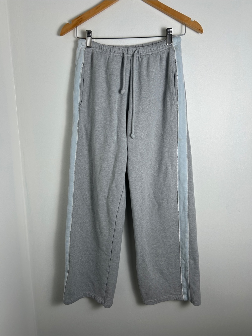 Gray Sweatpants women’s size extra small wide leg draw string joggers comfy